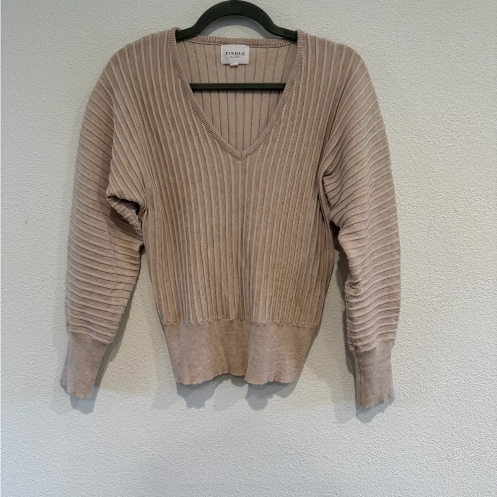 Pinque Women's V-Neck Sweater in Taupe